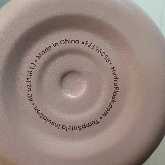 Hydro Flask Limited Edition 40oz Bottle Ridgeline Mocha Special Edition - Picture 8 of 8